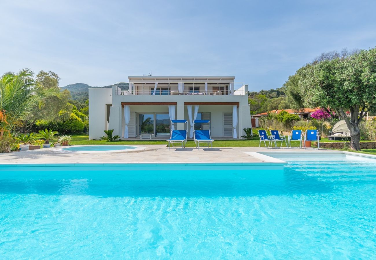 Appartamento a Porto Rotondo - BRORENT-Villa Tonia (appartamento in villa)
