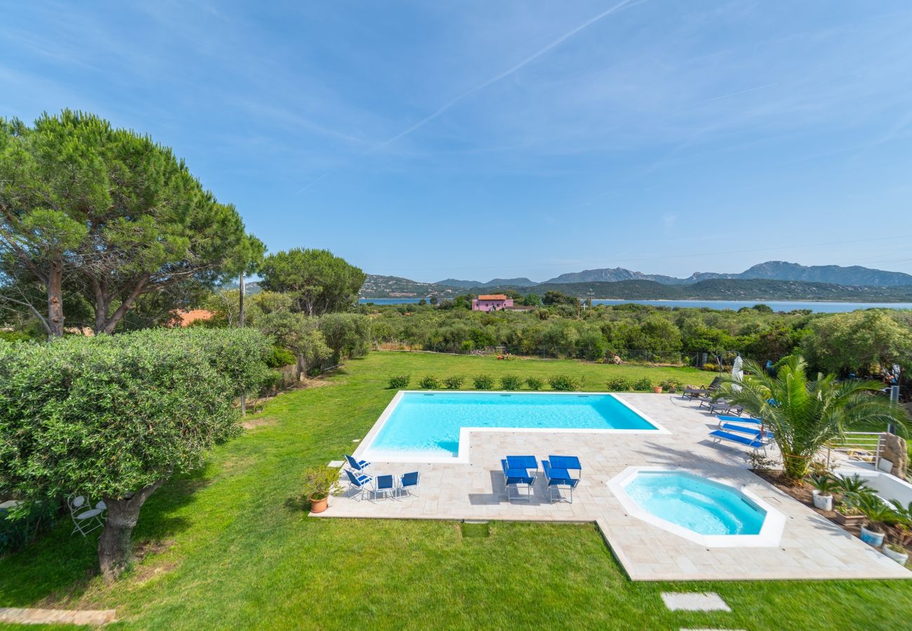 Apartment in Porto Rotondo - BRORENT - Villa Tyra (appartamento in villa)